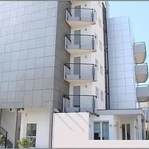 https://aparthotel-royal.hotelinveneto.com